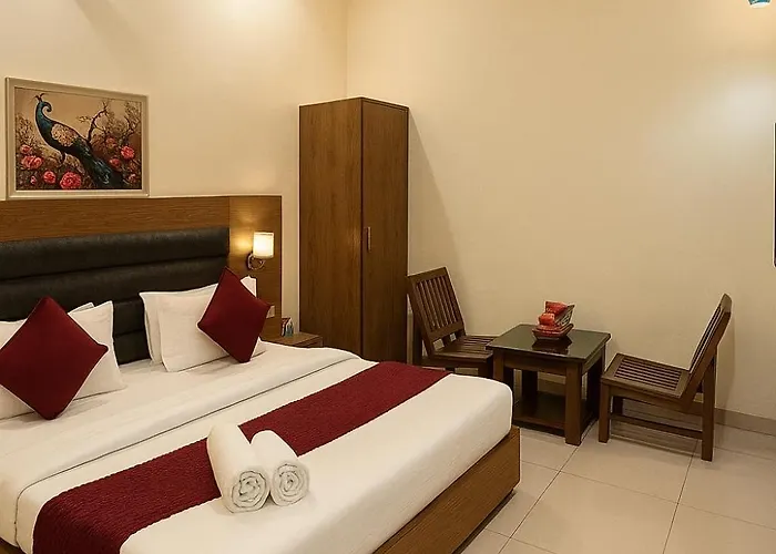 Hotel Woodlarq Inn Zirakpur !! Family Friendly ! Perfect For Group Stays ! Affordable Luxury Stay In Chandigarh
