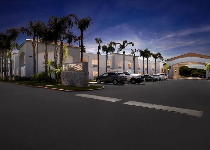 Hourglass Hotel, Trademark Collection By Wyndham