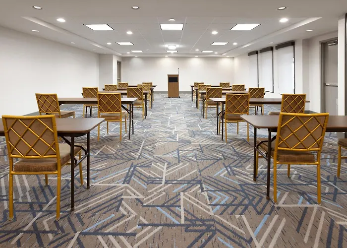 Holiday Inn Express & Suites Wyomissing By Ihg
