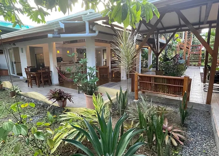 Hotel Pura Vida