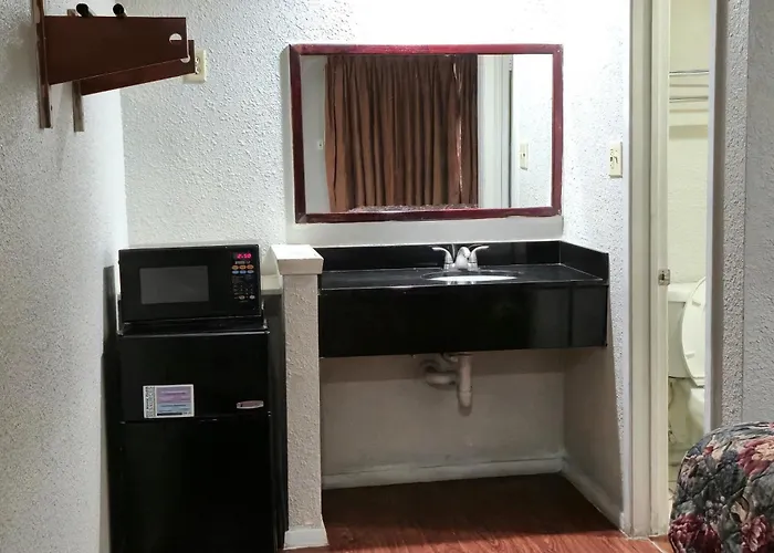 Deluxe Inn Motel By Oyo Grand Prairie Interstate 30