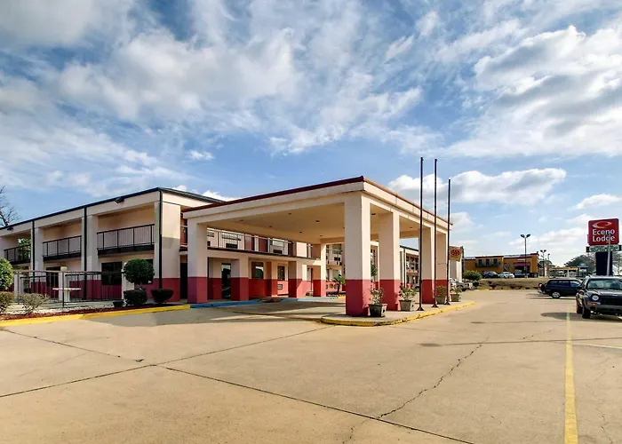 Econo Lodge Inn & Suites Forest