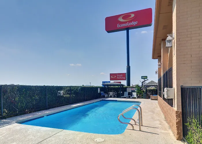 Super 8 By Wyndham Decatur Texas