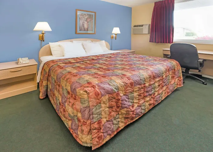 Days Inn By Wyndham Henrietta/Rochester Area