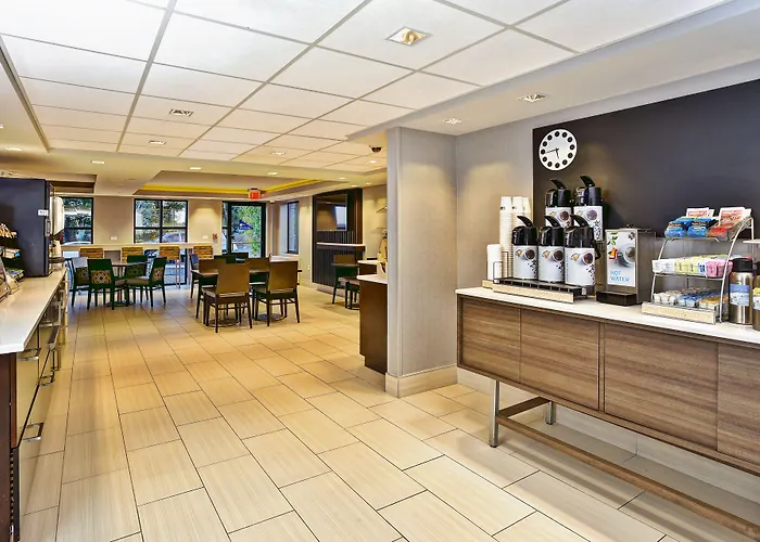 Holiday Inn Express Boston-Waltham By Ihg