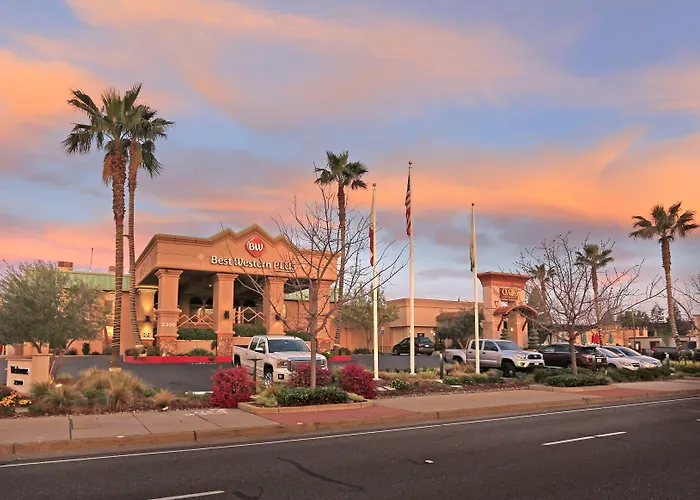 Best Western Plus Hilltop Inn
