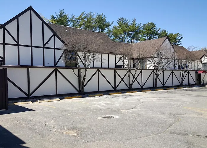 East Norwich Inn