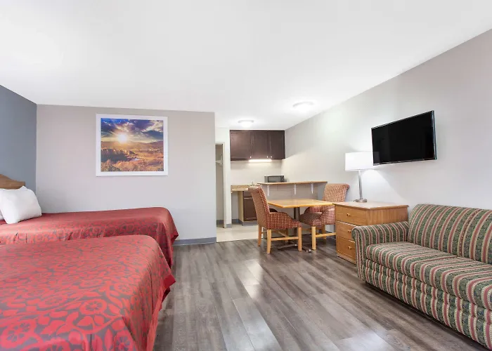 Days Inn By Wyndham Clinton - Laurens I-26
