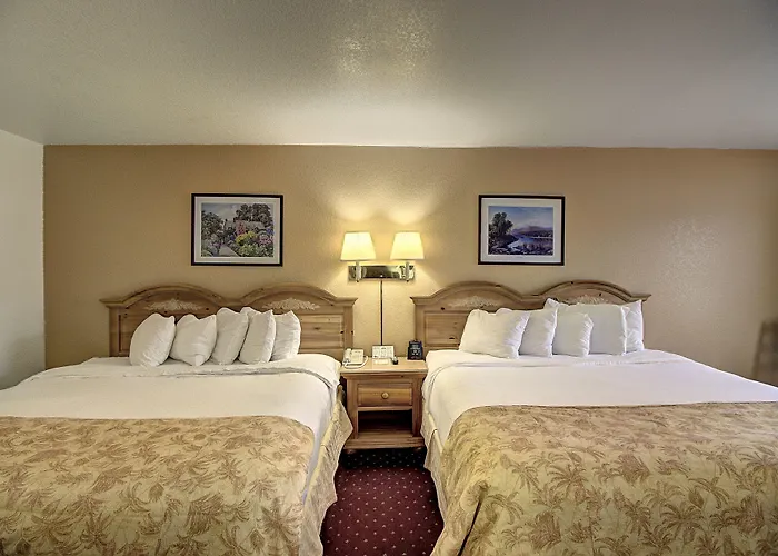 Days Inn & Suites By Wyndham Lolo