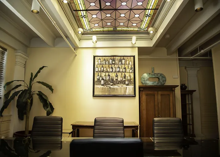 Executive Hotel Vintage Court