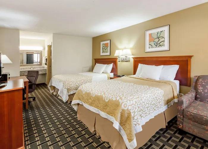 Days Inn By Wyndham Kent - Akron