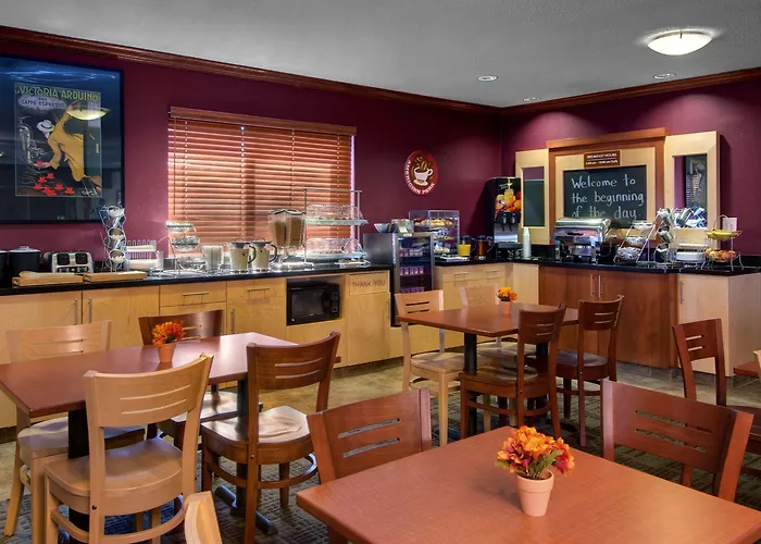 Baymont By Wyndham Golden/Red Rocks