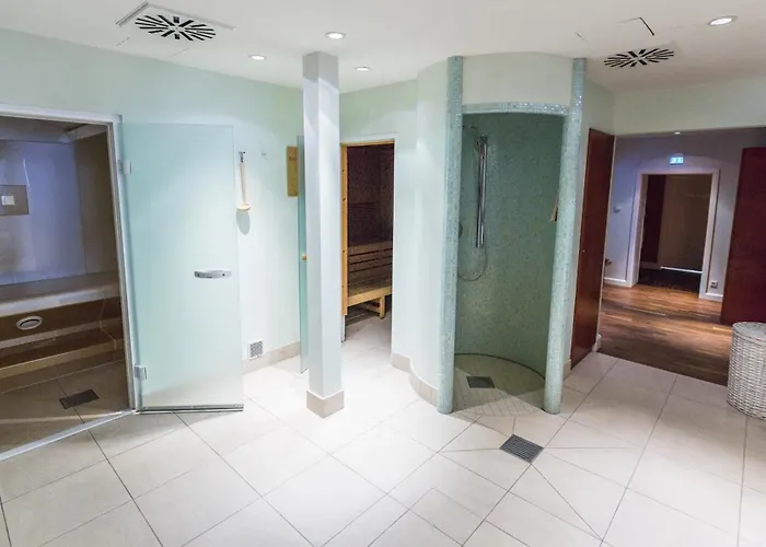 HELIOPARK Bad Hotel Zum Hirsch