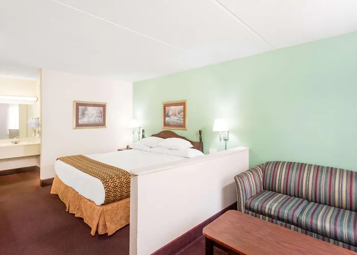 Days Inn By Wyndham Lavonia