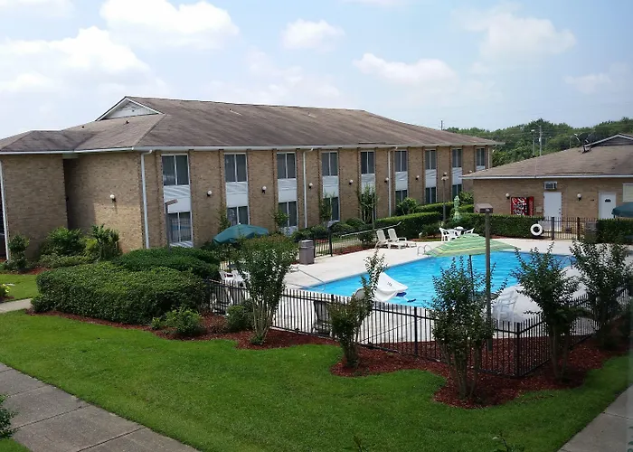 Americas Best Value Inn & Suites-Foley - Fully Renovated