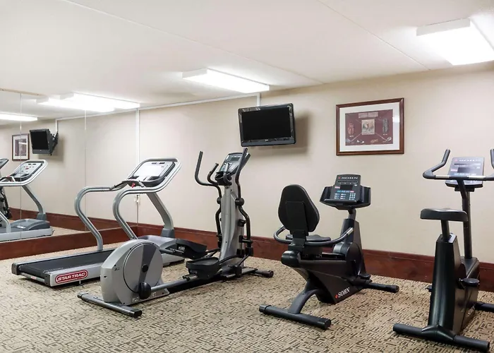 Baymont By Wyndham Clarksville Northeast