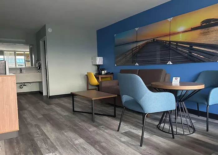 Days Inn & Suites By Wyndham Jennings