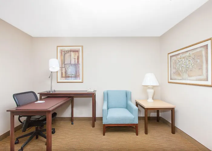 Hawthorn Suites Midwest City