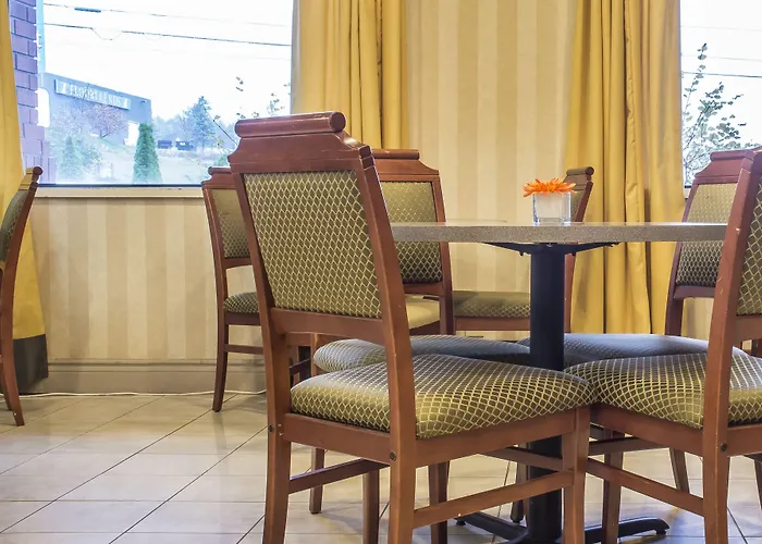 Comfort Hotel & Suites Peterborough