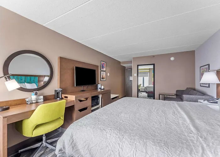 Hampton Inn Cleveland-Westlake