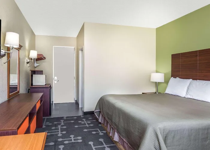 Howard Johnson By Wyndham Athens
