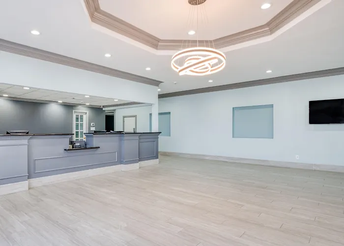 Hotel Elev8