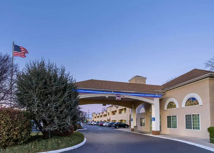 Days Inn & Suites By Wyndham Cherry Hill - Philadelphia
