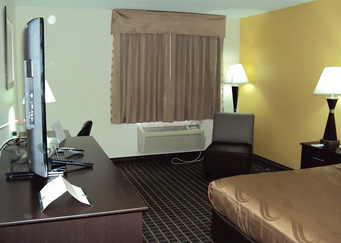 Quality Inn Carbondale University Area
