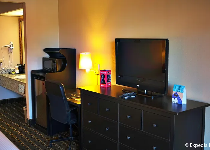 Stanford Inn & Suites Anaheim