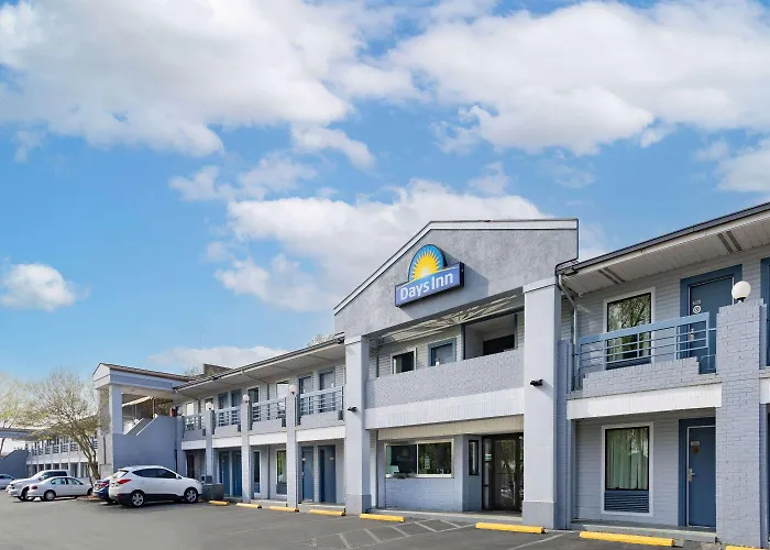 Days Inn By Wyndham Raleigh Glenwood-Crabtree