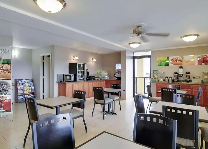 Quality Inn & Suites Clarksville