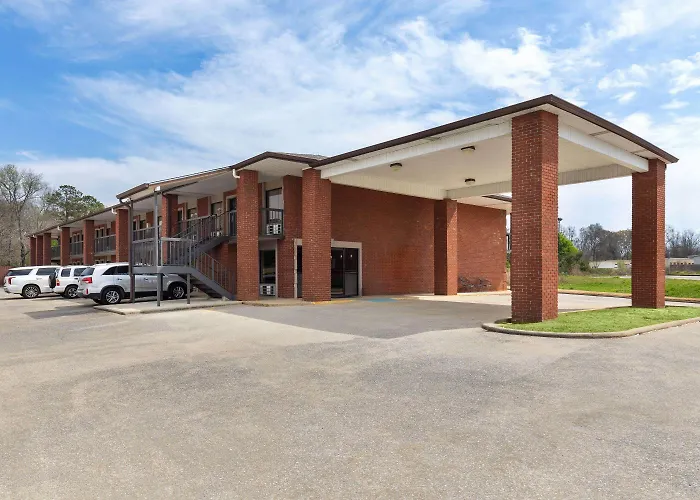 Days Inn By Wyndham Childersburg