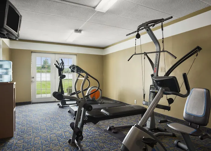 Ramada By Wyndham Pittsburgh/New Stanton