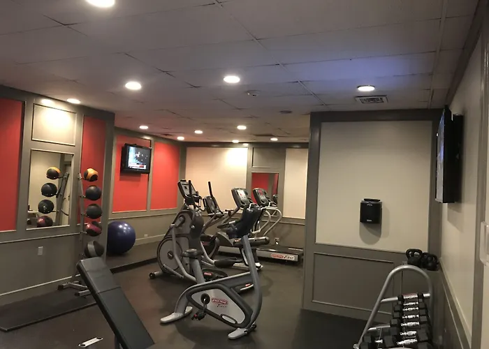 Ramada Plaza By Wyndham Calgary Downtown