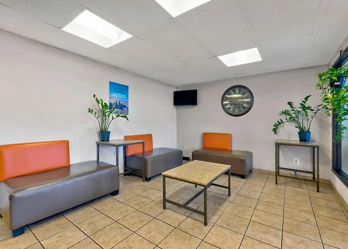 Motel 6-Oak Creek, Wi