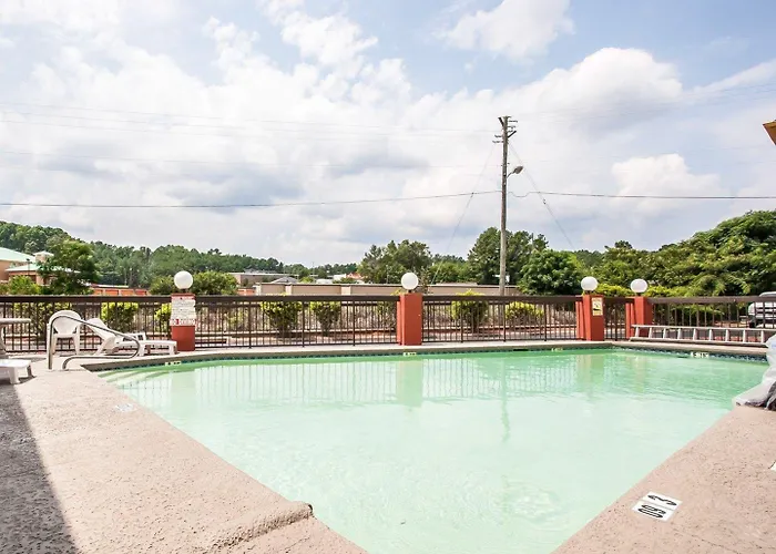 Econo Lodge Inn & Suites Tuscaloosa I-20