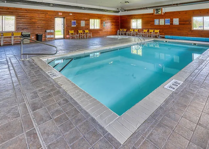 Yellowstone River Inn & Suites