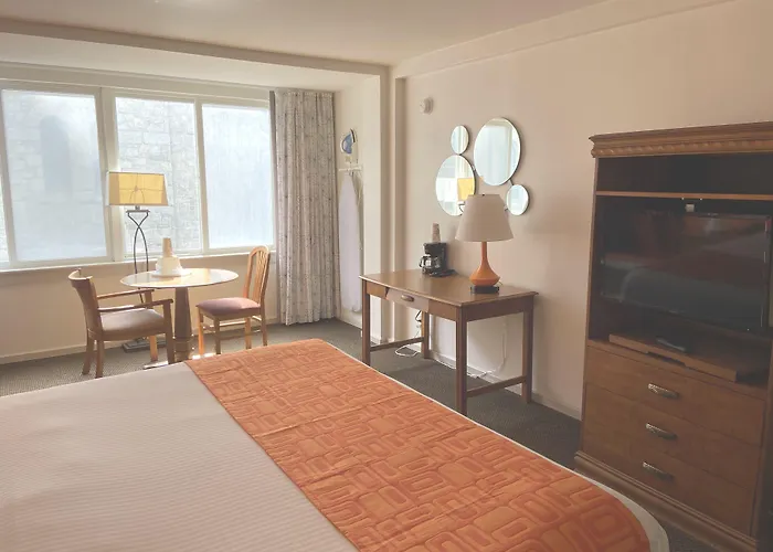 Howard Johnson By Wyndham Atlantic City Boardwalk