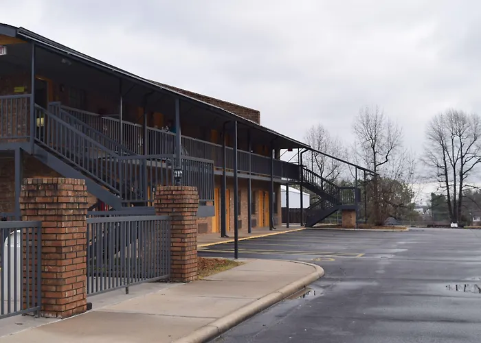 Super 8 By Wyndham Paragould