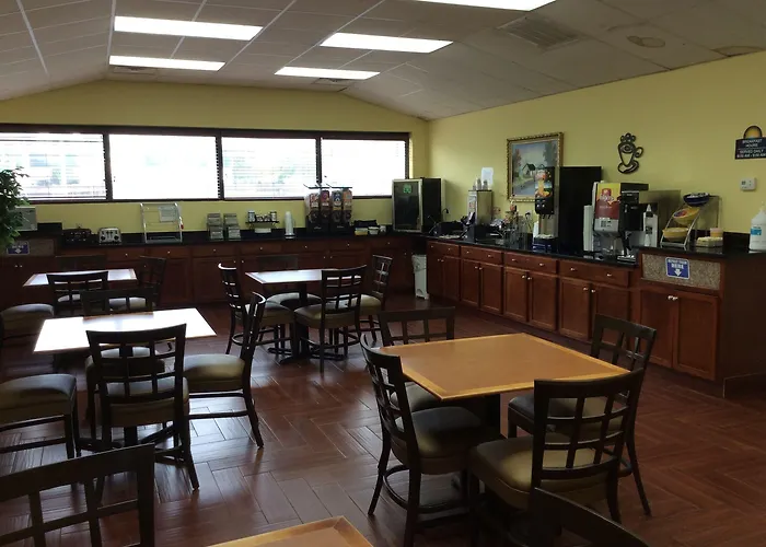 Days Inn By Wyndham Fayetteville-South/I-95 Exit 49