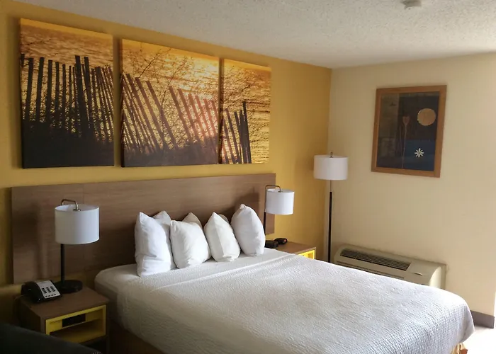 Days Inn By Wyndham Fayetteville-South/I-95 Exit 49