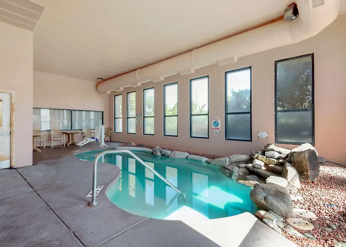 Turquoise Inn & Suites