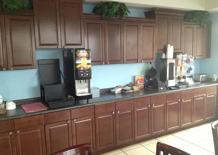 Days Inn By Wyndham Richmond Hill/Savannah
