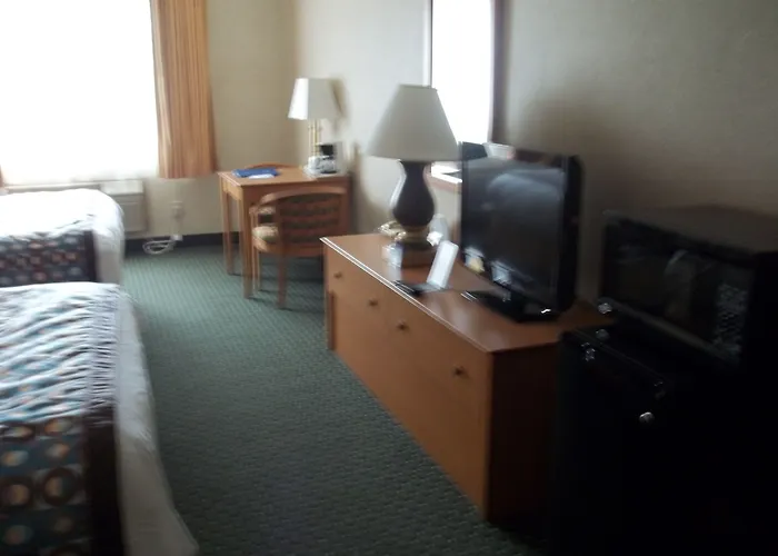 Baymont By Wyndham Waterloo