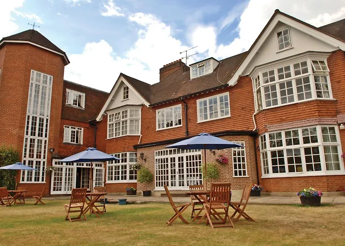 Grovefield House Hotel By Uno -Free Parking
