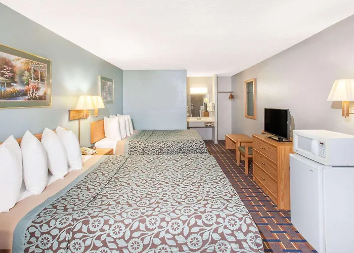 Days Inn By Wyndham Farmer City
