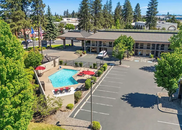 Red Lion Inn & Suites Deschutes River - Bend