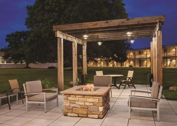 Country Inn & Suites By Radisson, Woodbury, Mn