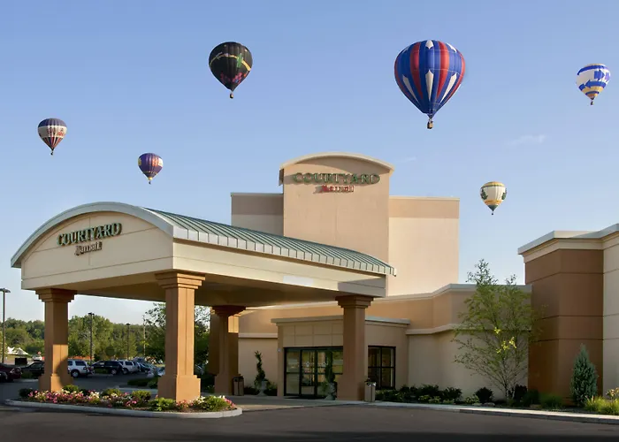 Courtyard By Marriott Canton