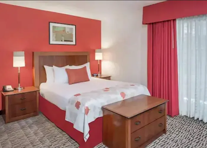 Value Suites Extended Stay - St Louis